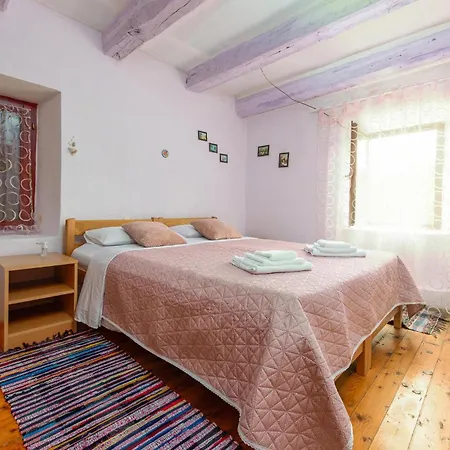 Pine Hill House Gracac (Zadar)